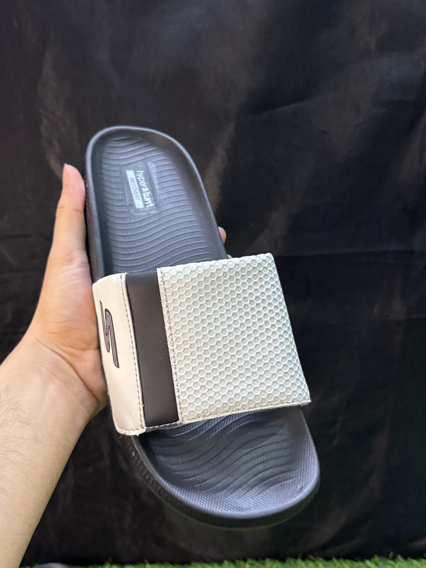 SKECHERS WHITE N BLACK IMPORTED | HYPER BURST MEDICATED SOLE | “WITH INNER PADDING”