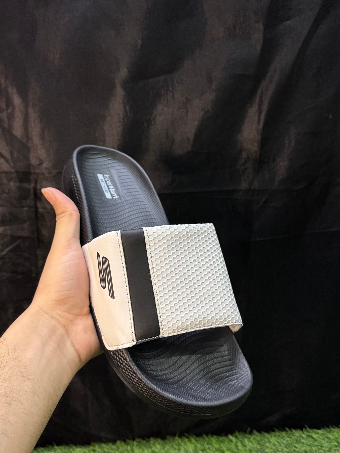 SKECHERS WHITE N BLACK IMPORTED | HYPER BURST MEDICATED SOLE | “WITH INNER PADDING”