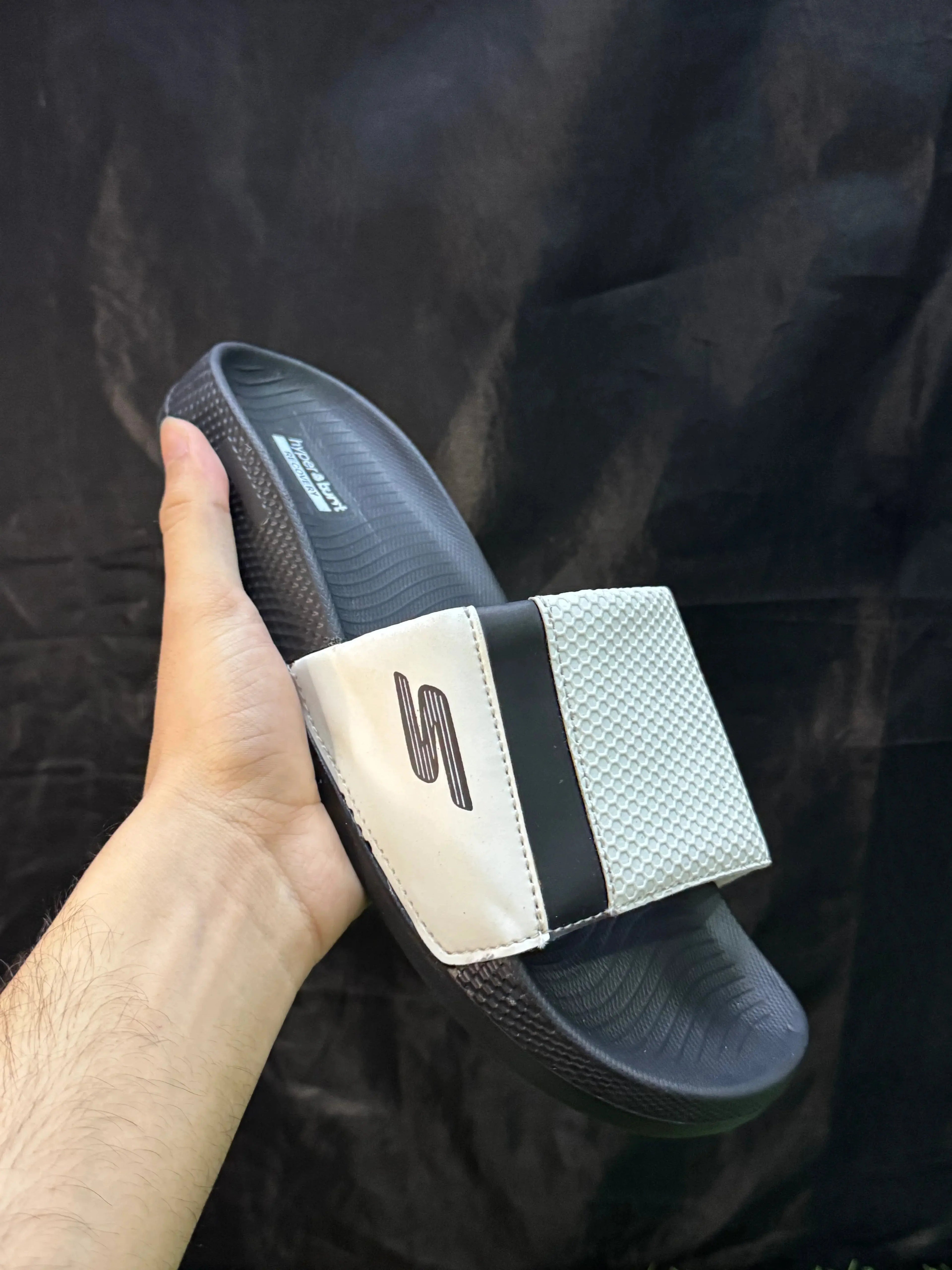 SKECHERS WHITE N BLACK IMPORTED | HYPER BURST MEDICATED SOLE | “WITH INNER PADDING” Lavish steps